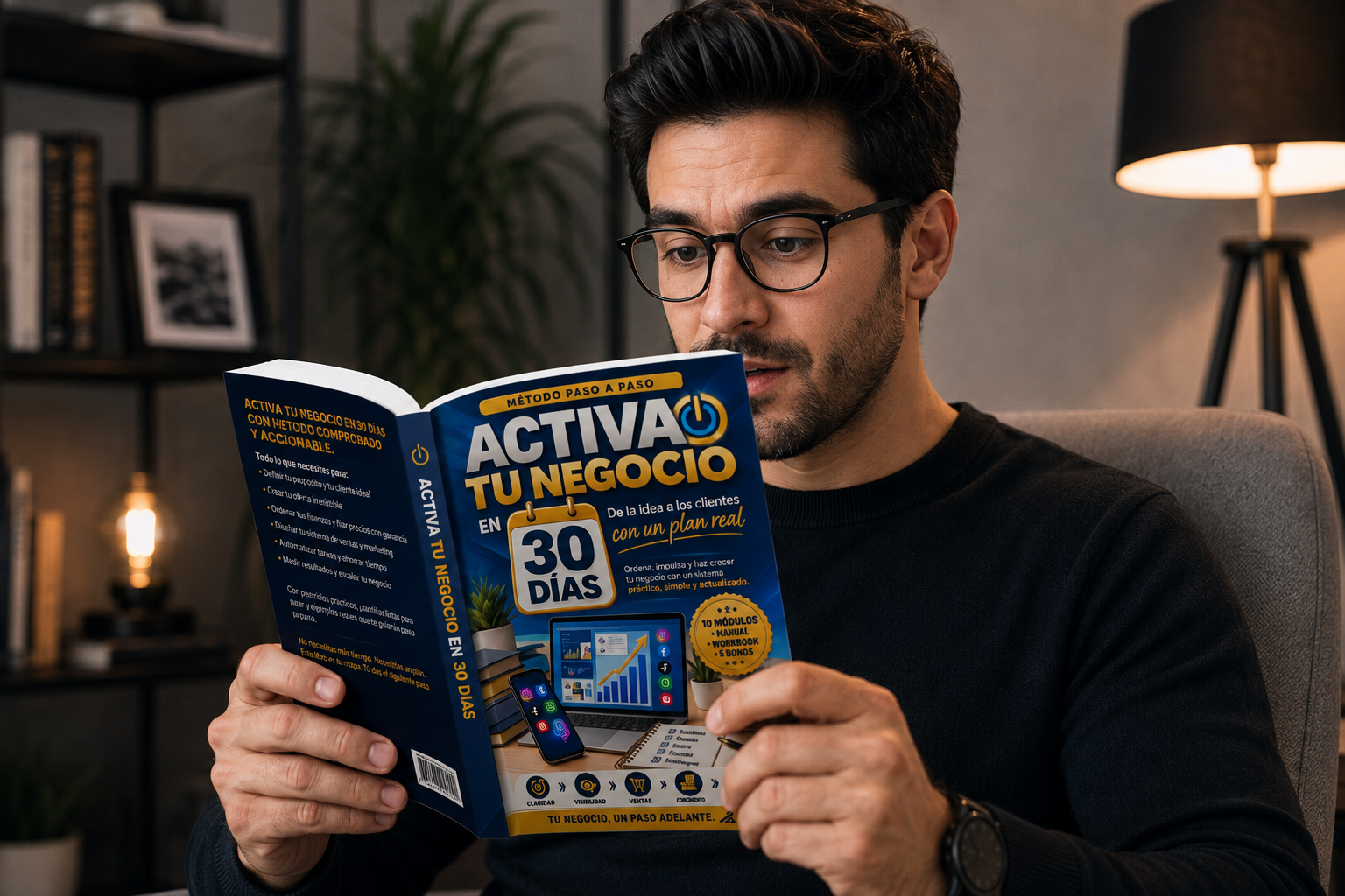 Emprendedor leyendo Activa tu Negocio